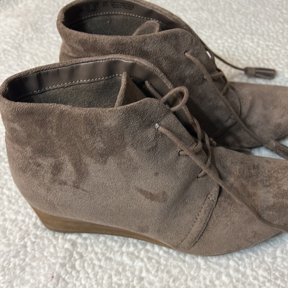 Dr. Scholl's Pierre Memory Foam Wedge Booties - Picture 2 of 7